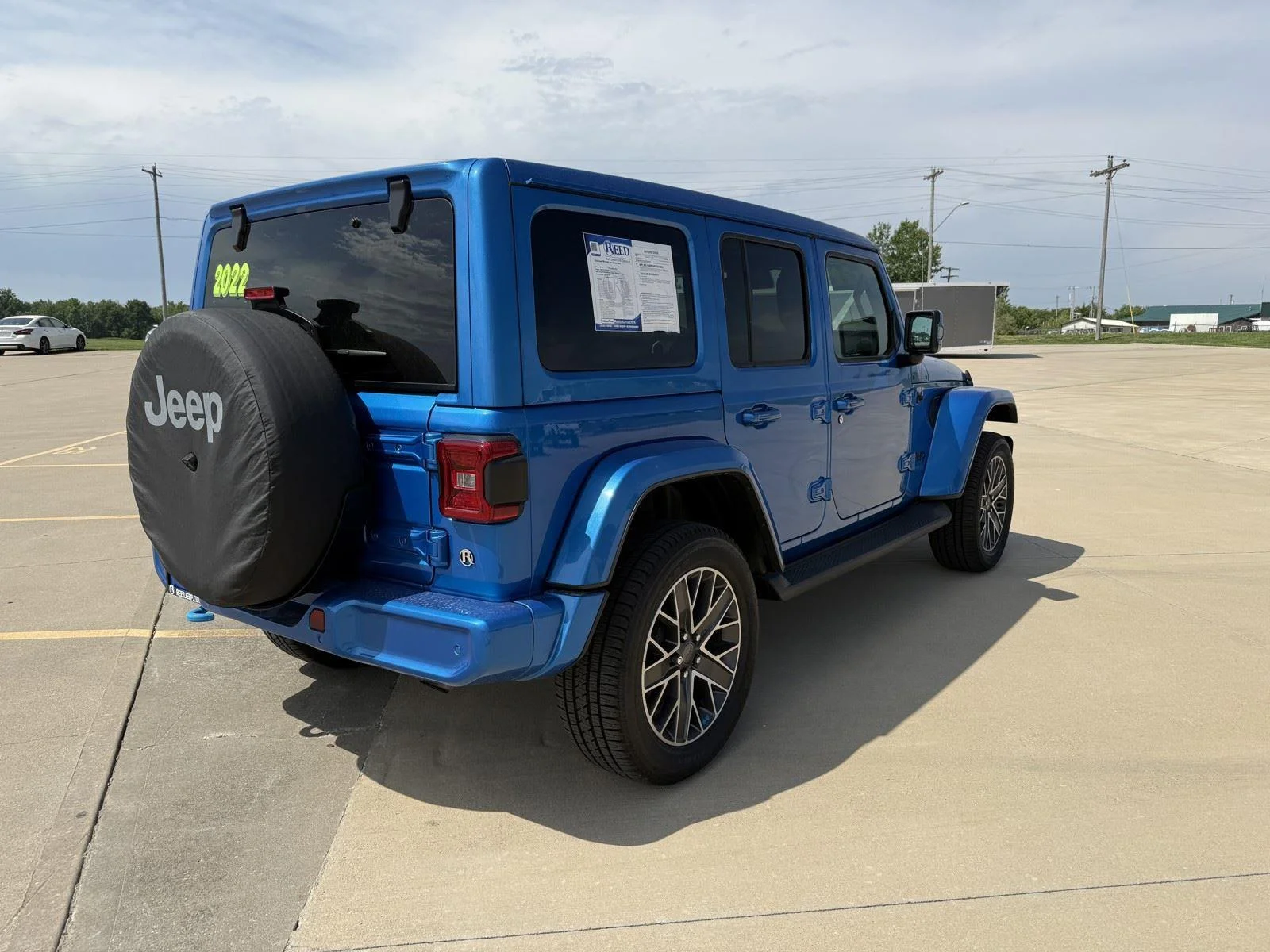 Used 2022 Hydro Blue Pearlcoat Jeep Unlimited Sahara High Altitude image 9