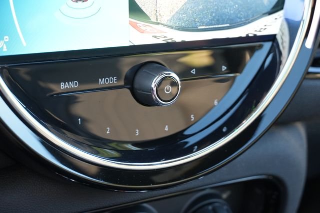 Used 2022 Black MINI Clubman image 34