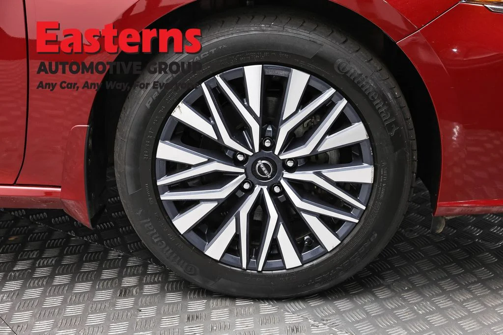 Used 2023 Red Nissan 2.5 SV image 31