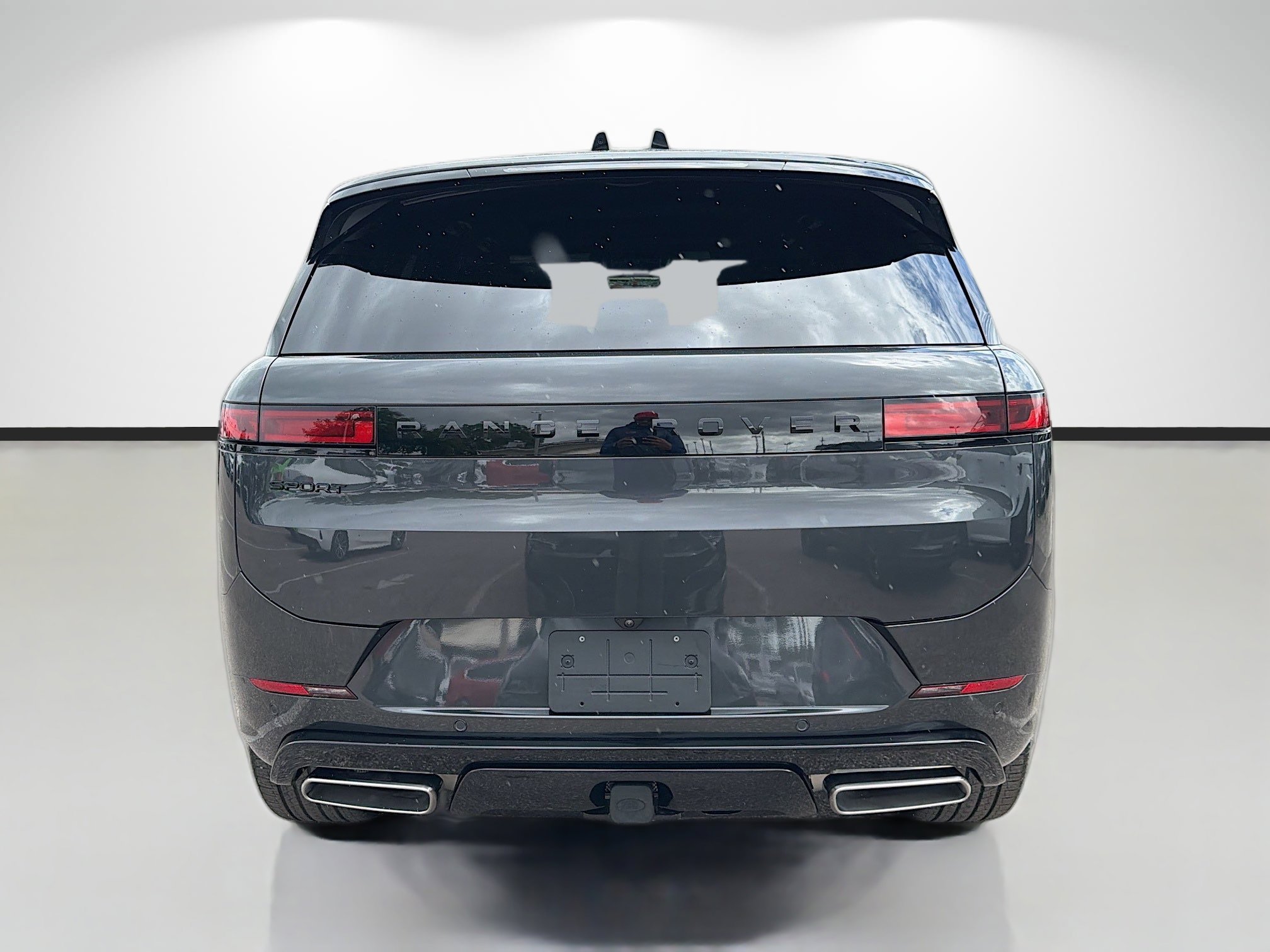 New 2026 Carpathian Grey Land Rover Dynamic SE image 4