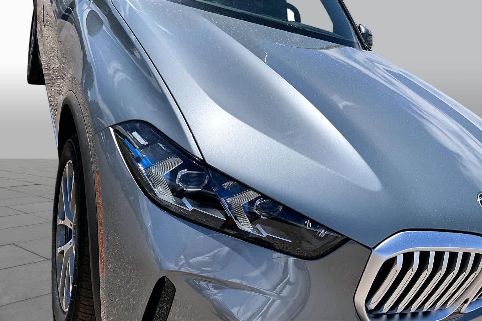 New 2026 Skyscraper Grey Metallic BMW xDrive40i image 13