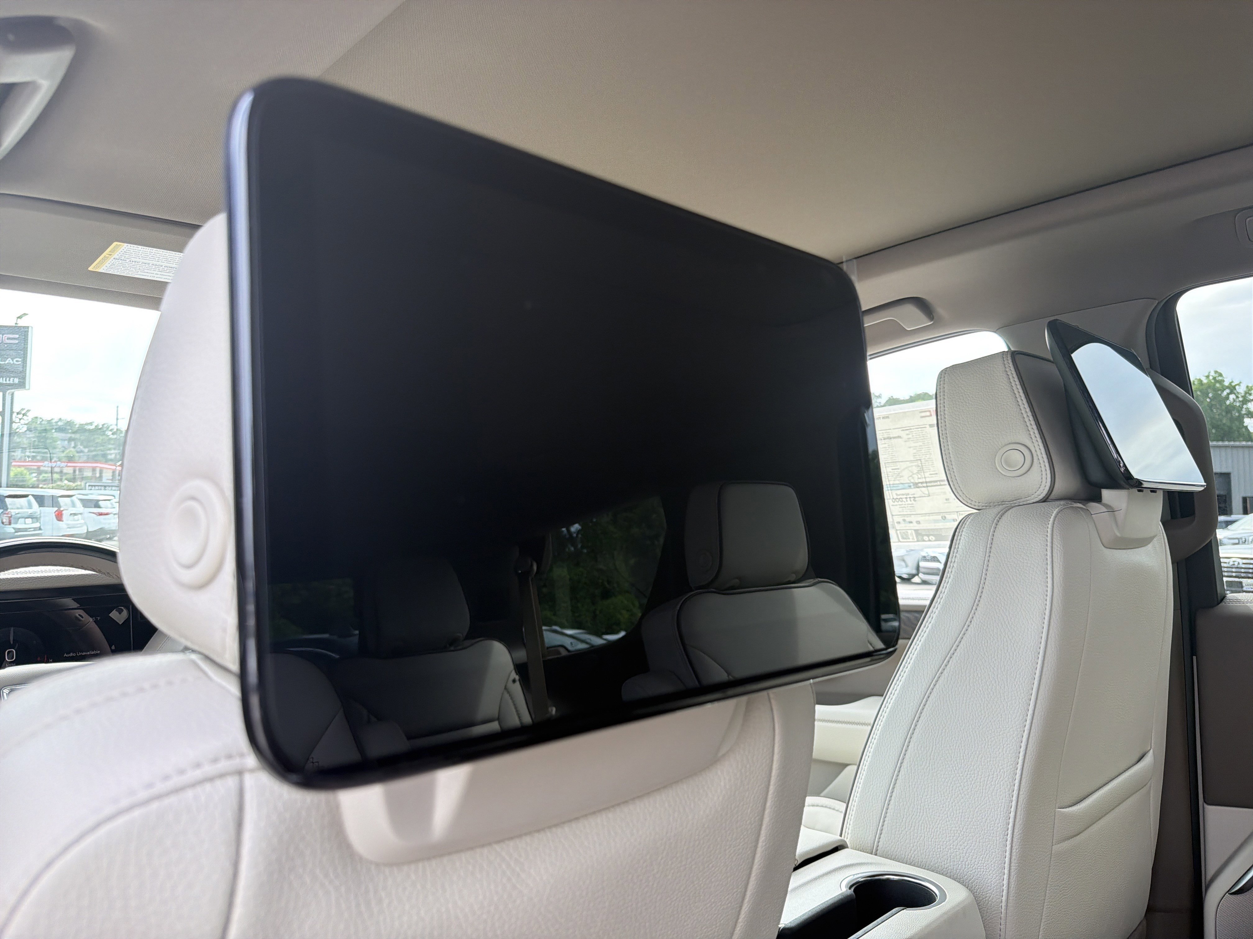 2026 GMC Yukon Denali - Photo 22