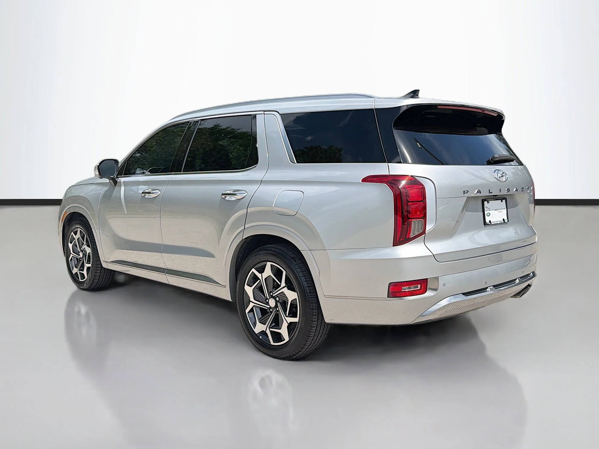 Used 2022 Typhoon Silver Hyundai Calligraphy image 3