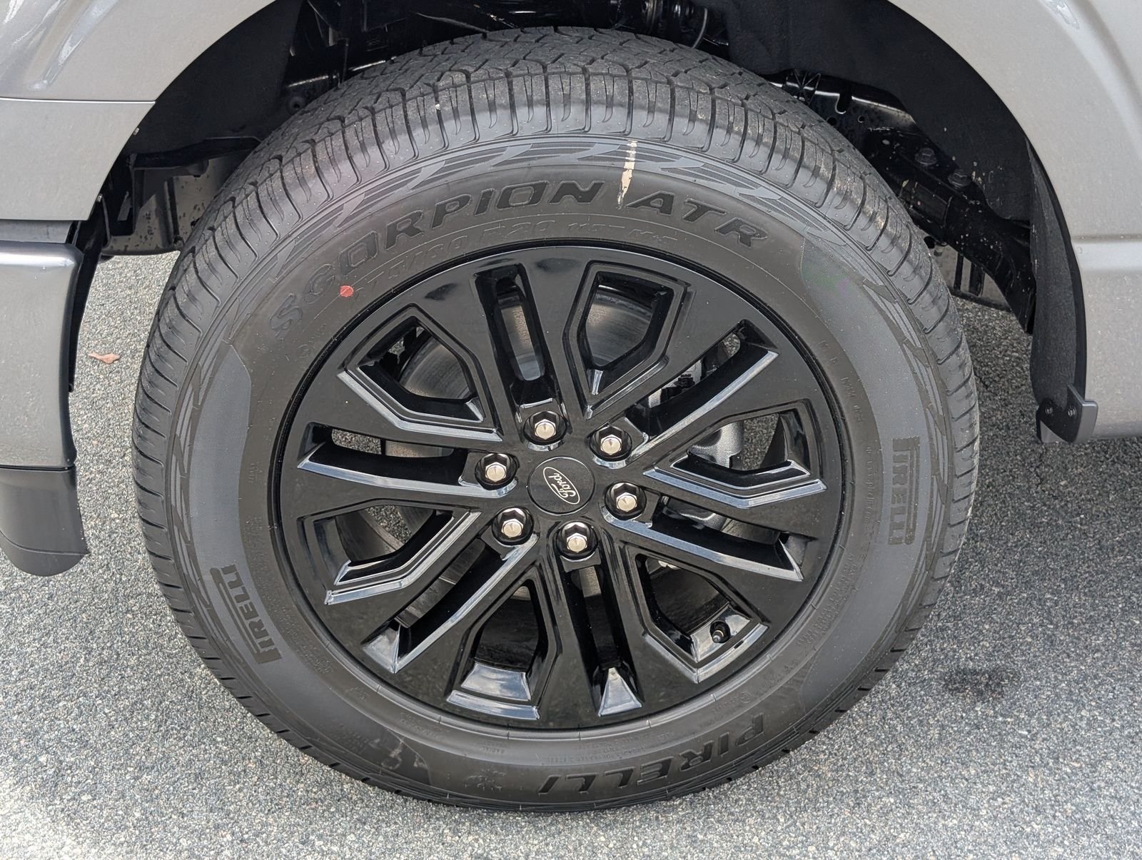 New 2026 Carbonized Gray Metallic Ford XLT image 13