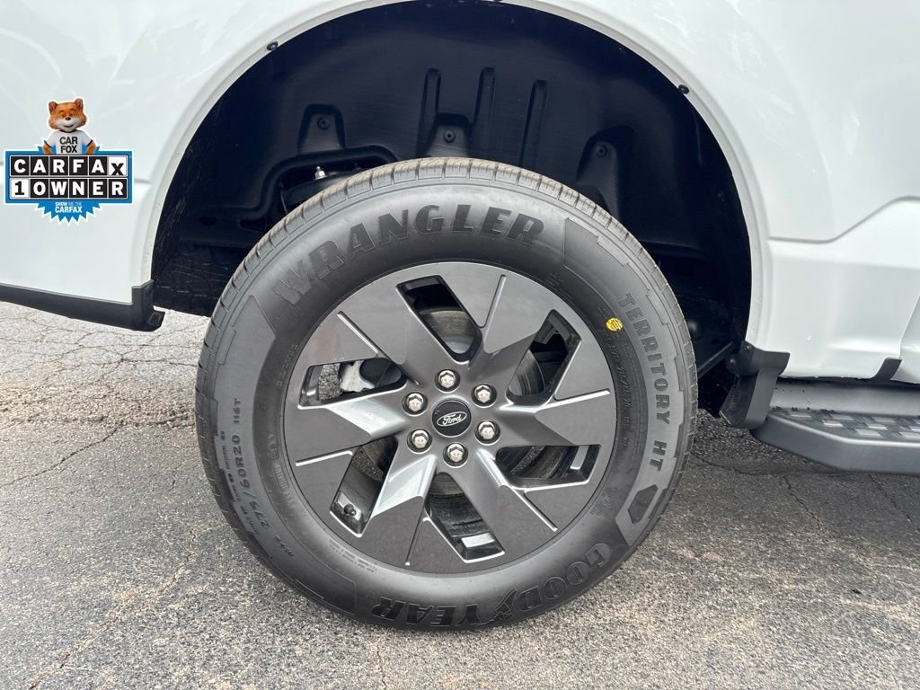 2025 Ford F-150 Lightning Flash - Photo 11