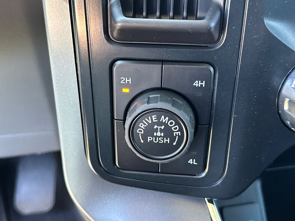 New 2026 Marsh Gray Ford XLT image 30