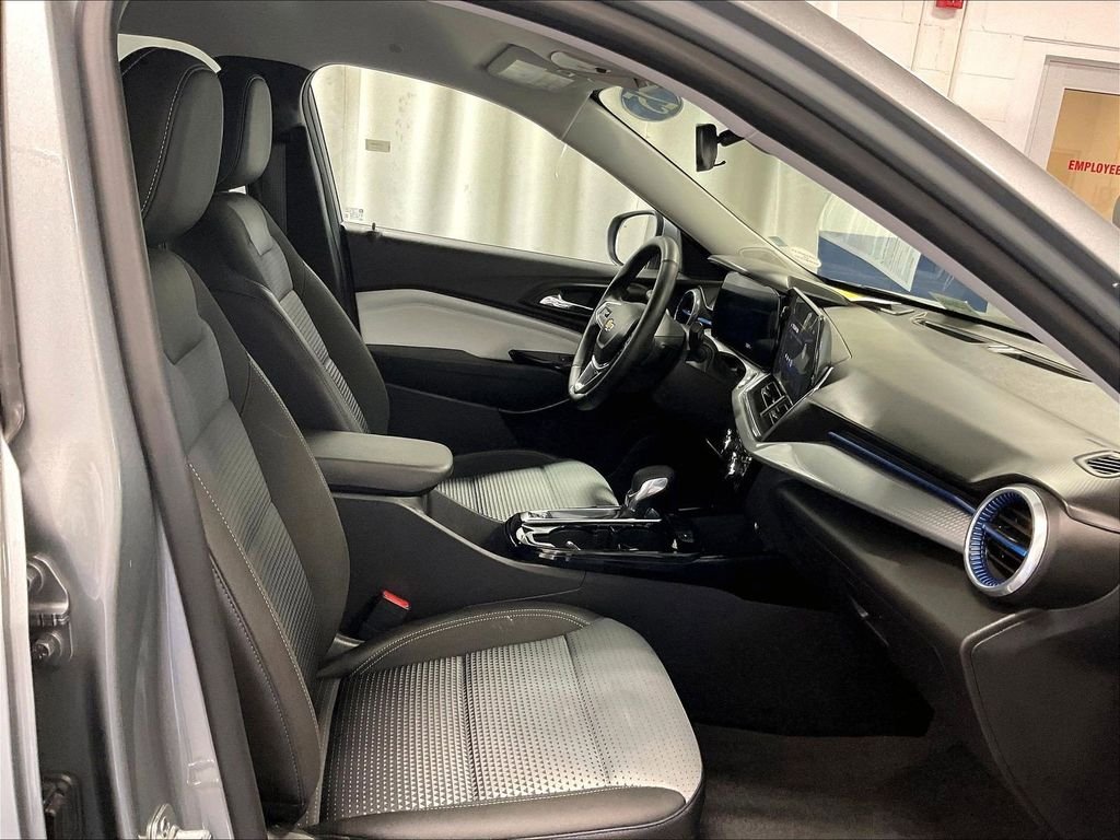 Used 2025 Gray Chevrolet LT image 11