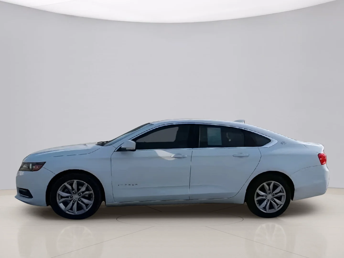 Used 2018 White Chevrolet LTZ image 3
