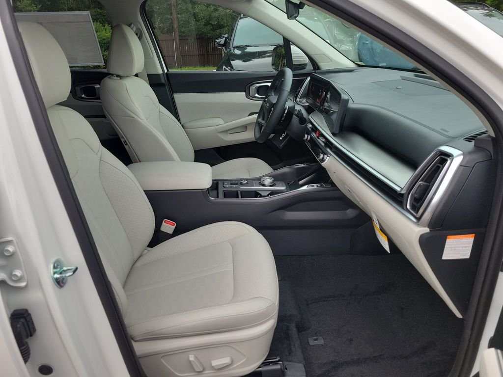 New 2026 Snow White Pearl Kia EX image 7
