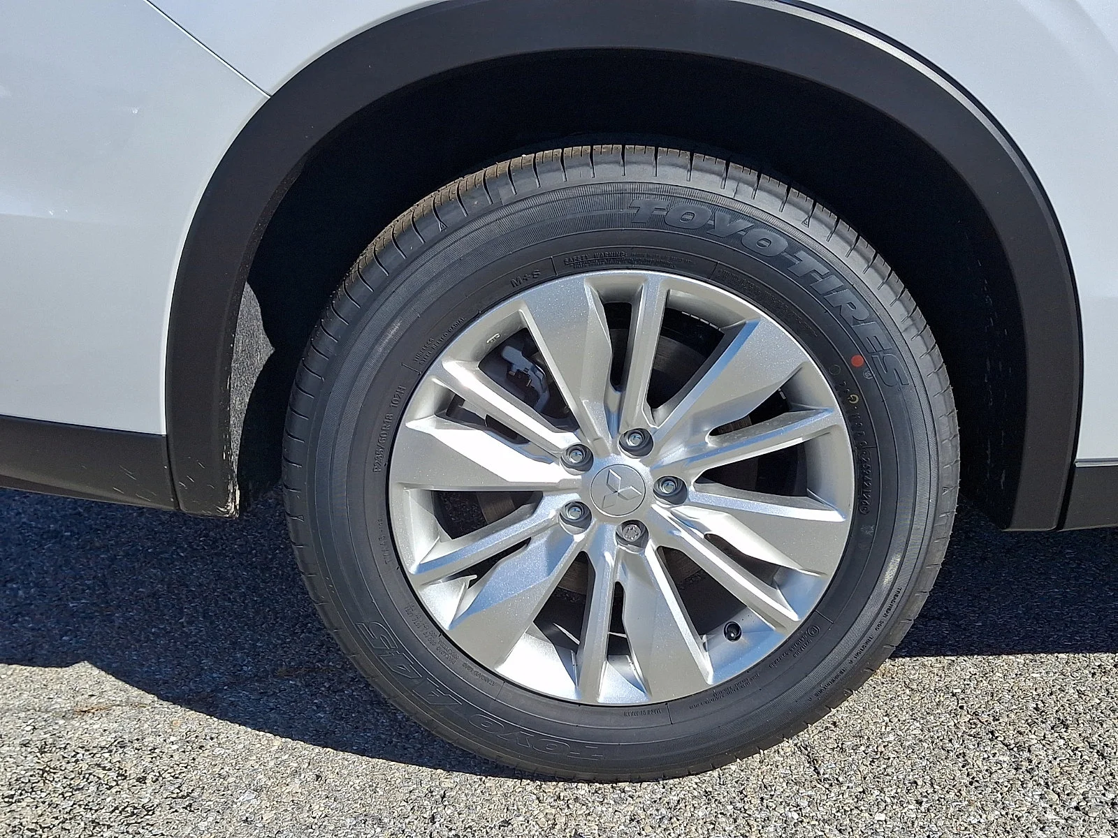 New 2026 White Mitsubishi ES image 9