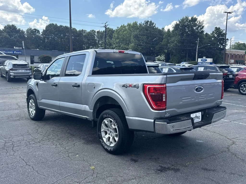 Used 2023 Silver Ford XLT image 5