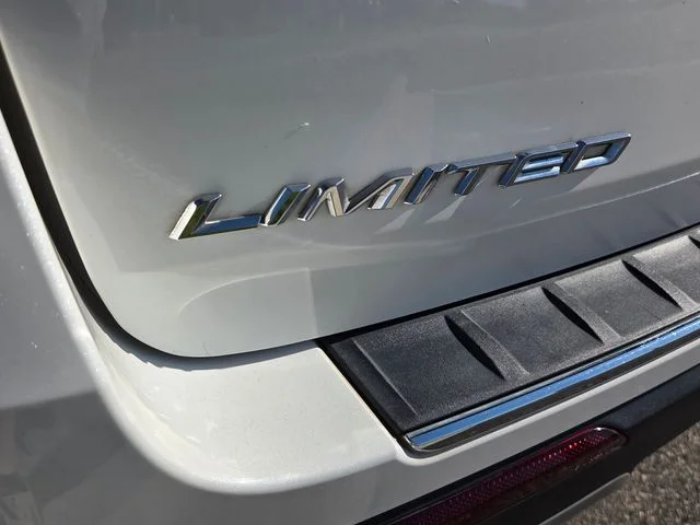 Used 2023 White Ford Limited image 11