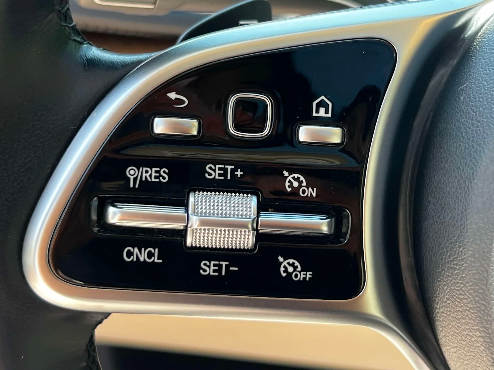Certified Used 2023  Mercedes-Benz GLS 450 image 24