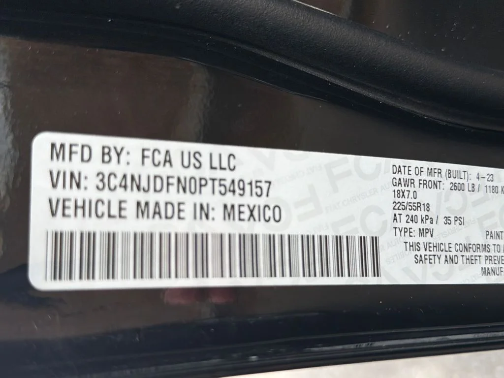 Used 2023 Diamond Black Crystal Pearlcoat Jeep Latitude Lux image 34