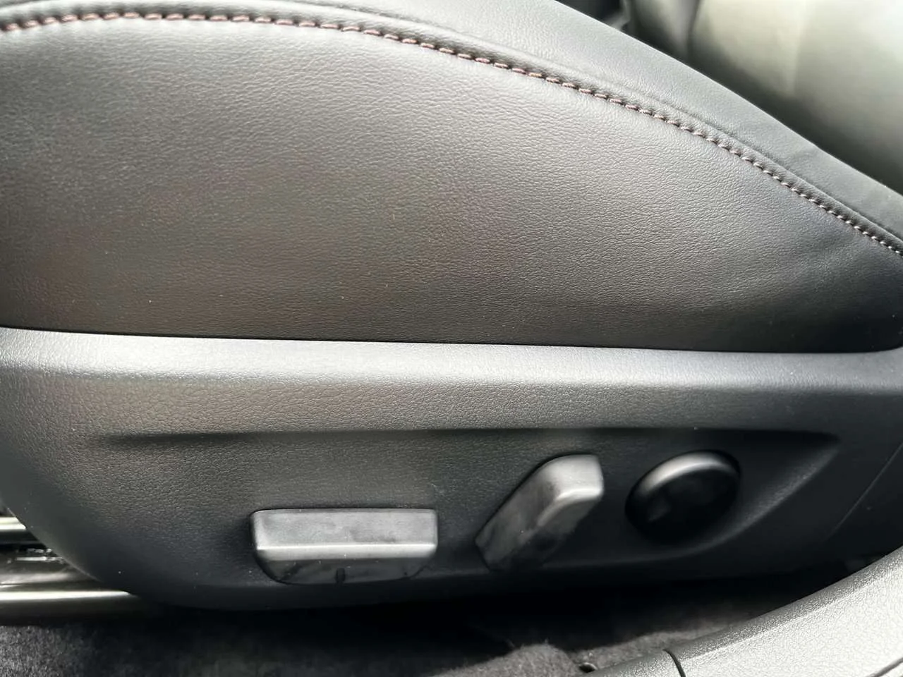 Used 2025  Mazda GS image 14