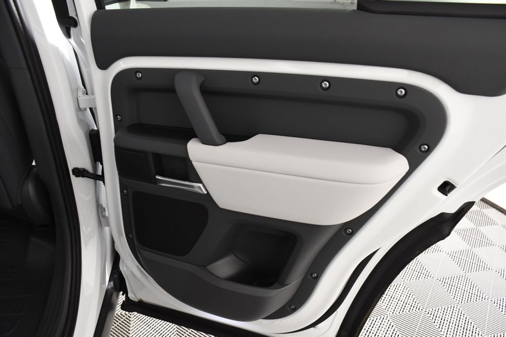2026 Land Rover Defender S - Photo 21