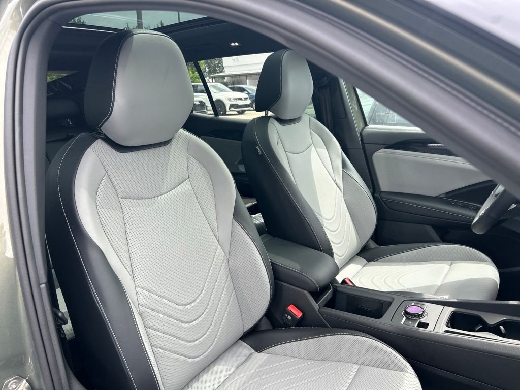 New 2026 Green Volkswagen 2.0T SE R-Line Black image 44