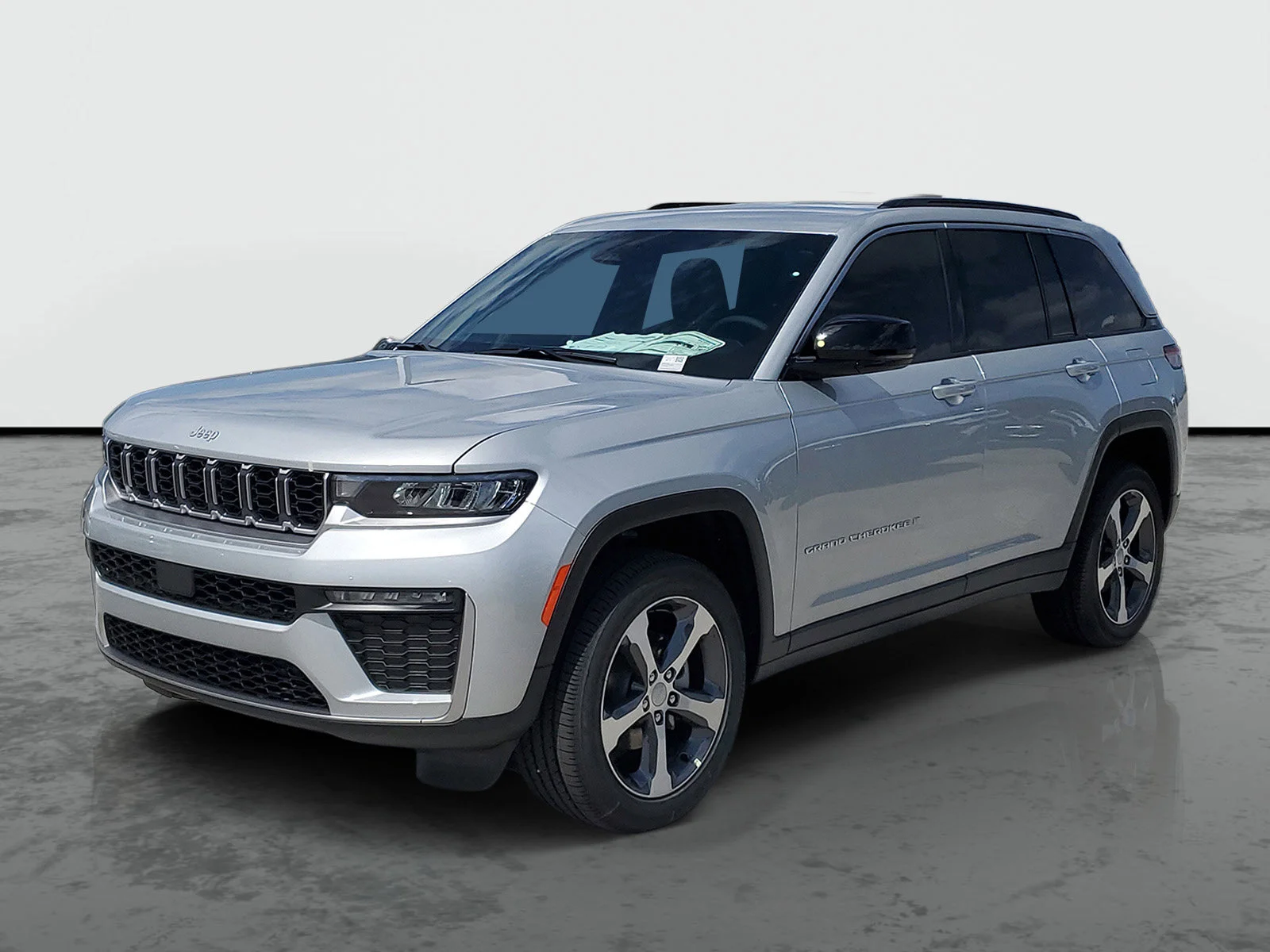 New 2026 Silver Zynith Exterior Paint Jeep Limited image 3