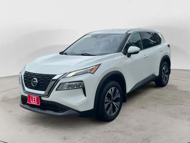 Used 2021 White Nissan SV image 1