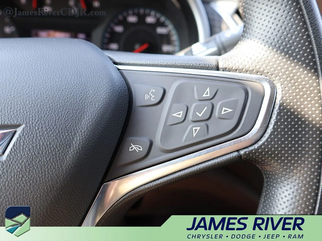 Used 2024 White Chevrolet LT image 27
