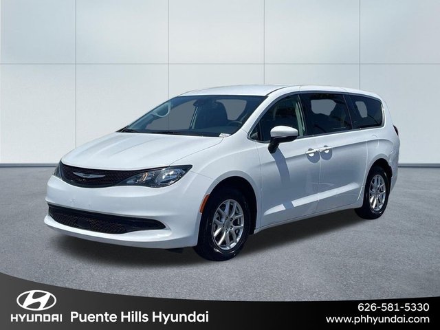 2023 Chrysler Voyager LX