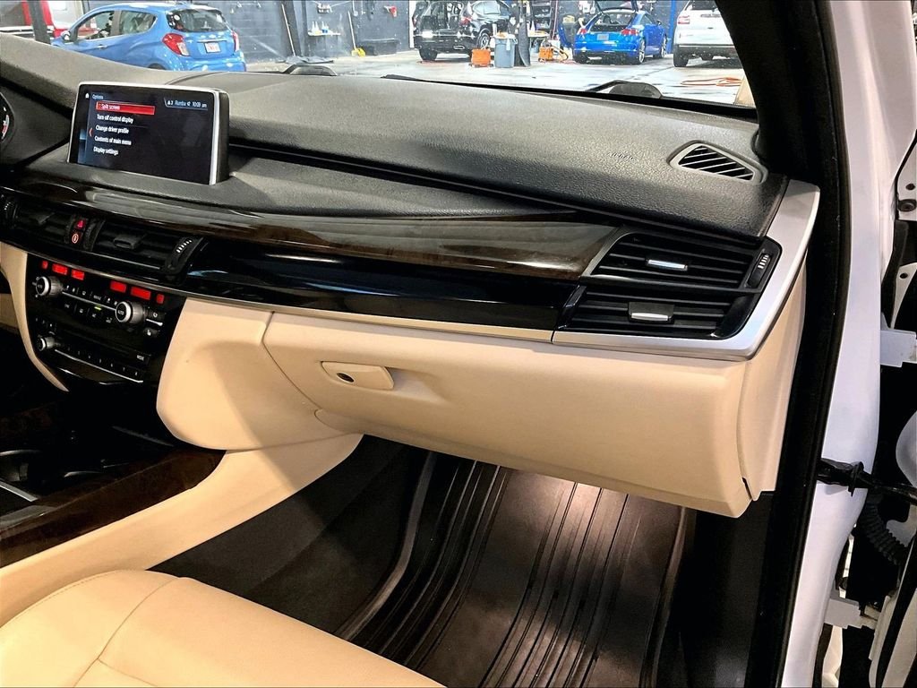 Used 2018 White BMW xDrive35i image 13