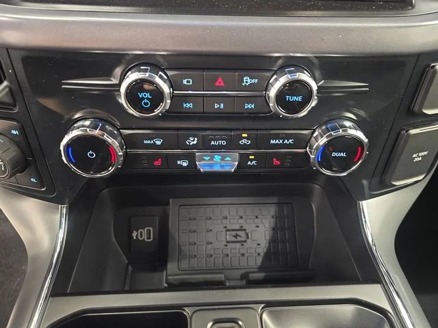 New 2026 Agate Black Metallic Ford XLT image 28