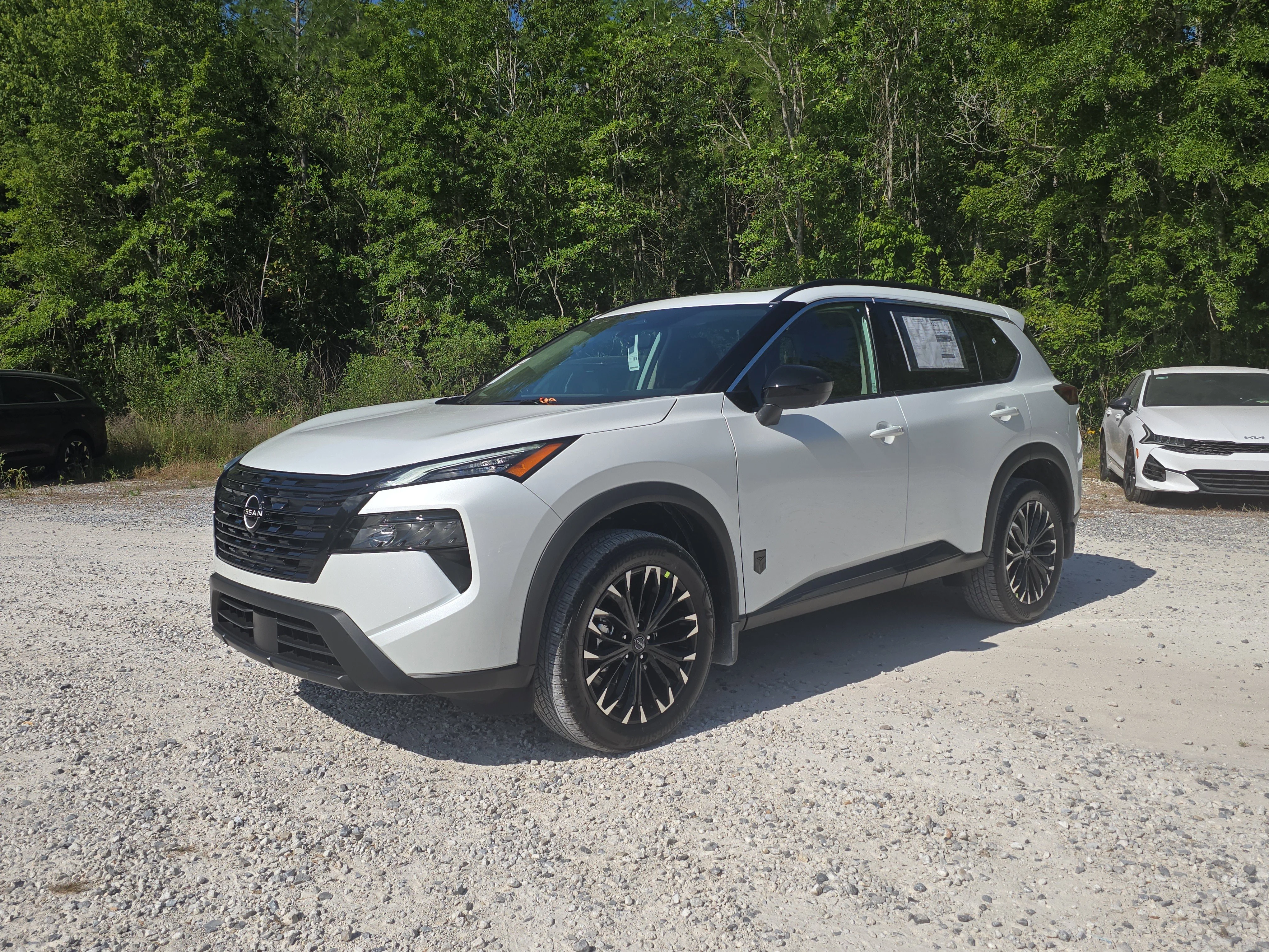 New 2026 Everest White Pearl Tricoat Nissan Dark Armor image 4