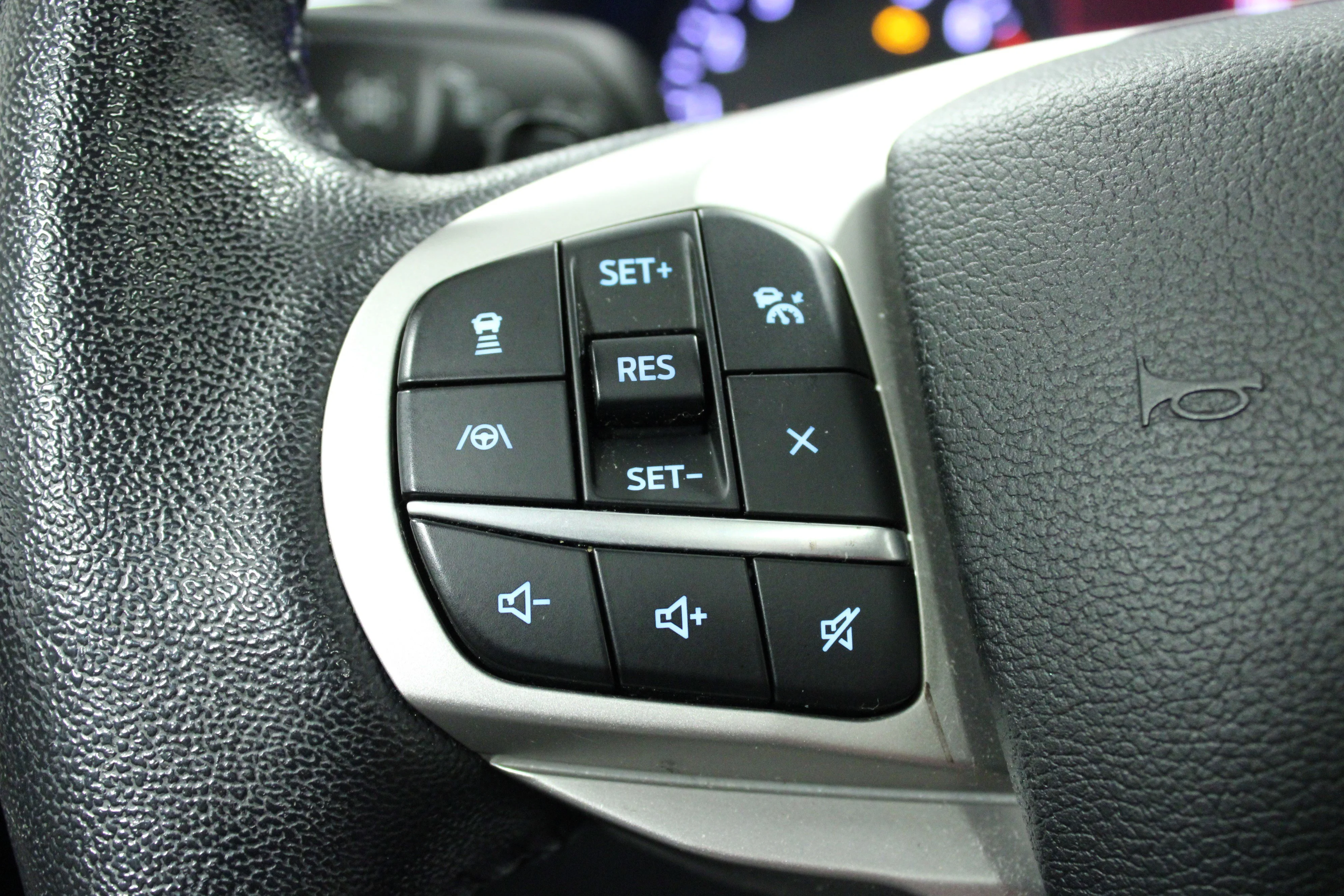Used 2021 Star White Metallic Tri-Coat Ford Limited image 21