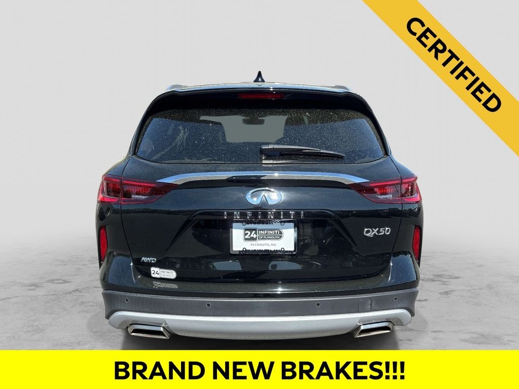 Certified Used 2023 Black INFINITI LUXE image 4