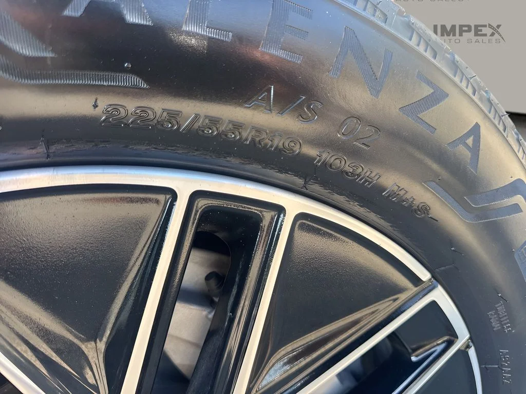 Used 2025 White Ford Premium image 35
