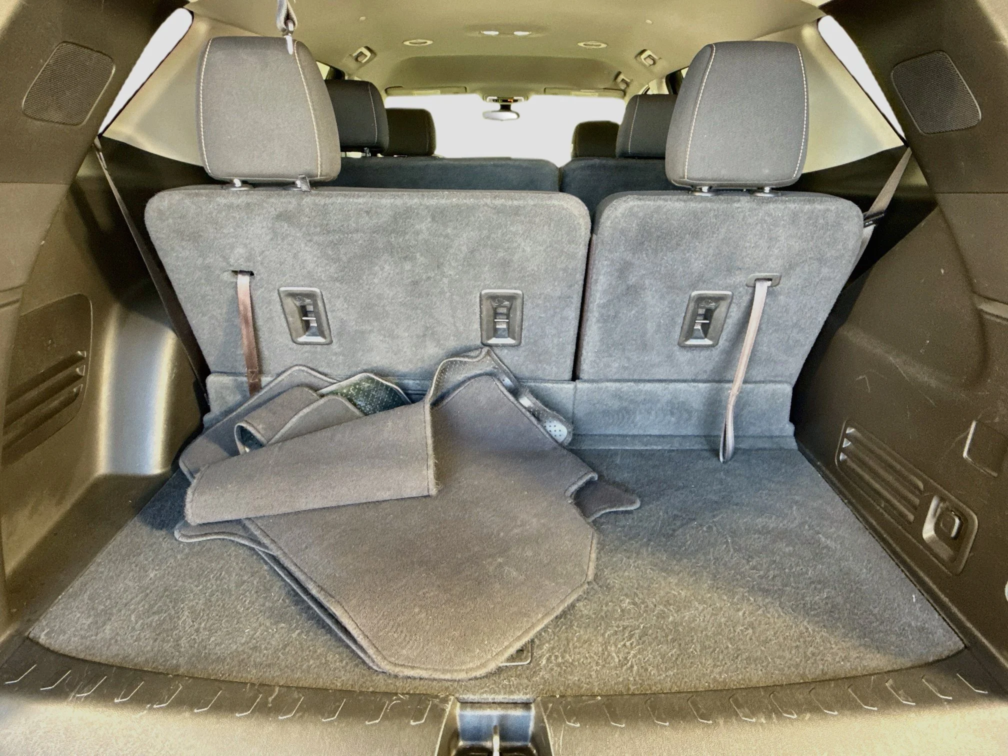Used 2019 SILVER ICE METALLIC Chevrolet LS image 27