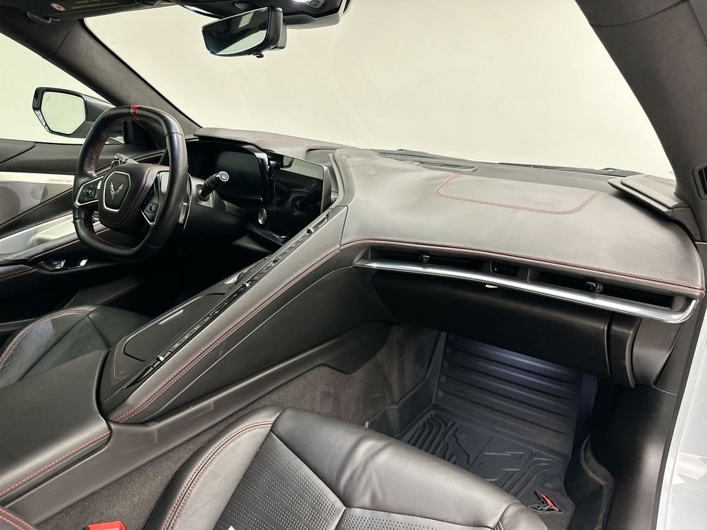 Used 2020 Ceramic White Chevrolet Stingray image 29