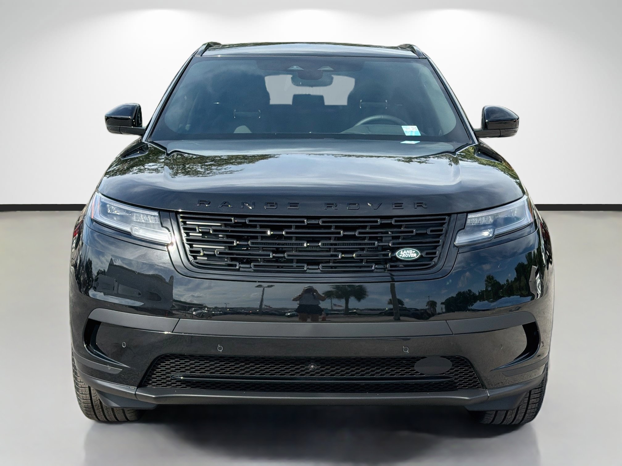 New 2026 Santorini Black Land Rover S image 8