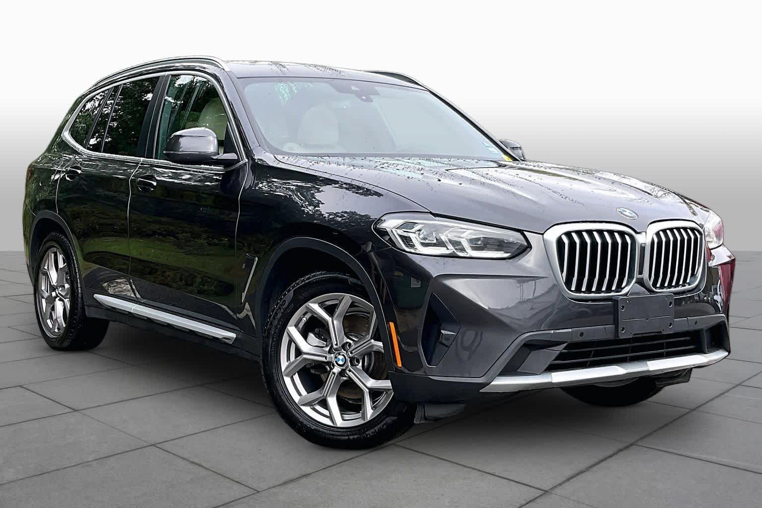 Used 2023 Dark Graphite Metallic BMW xDrive30i image 2