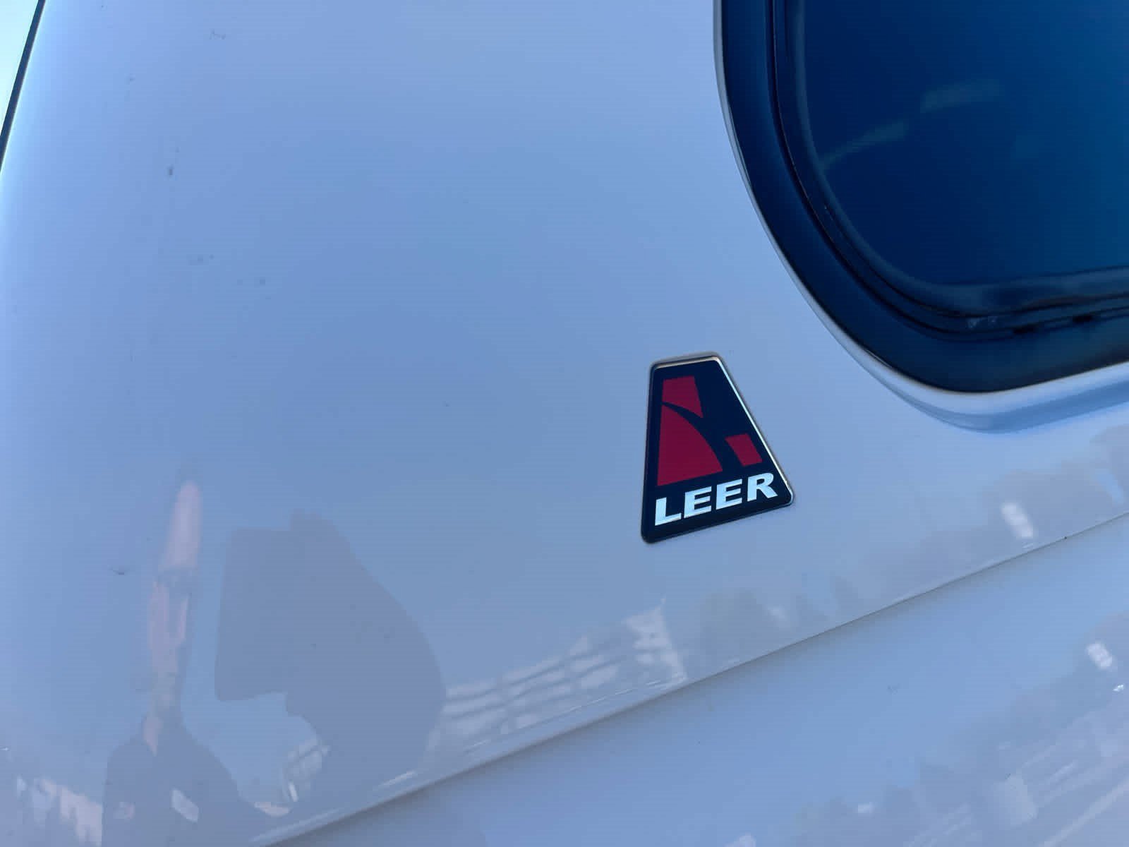 Used 2018 Super White Toyota Platinum image 9