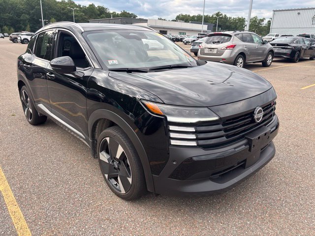 Certified Used 2025 Super Black Nissan SR image 1