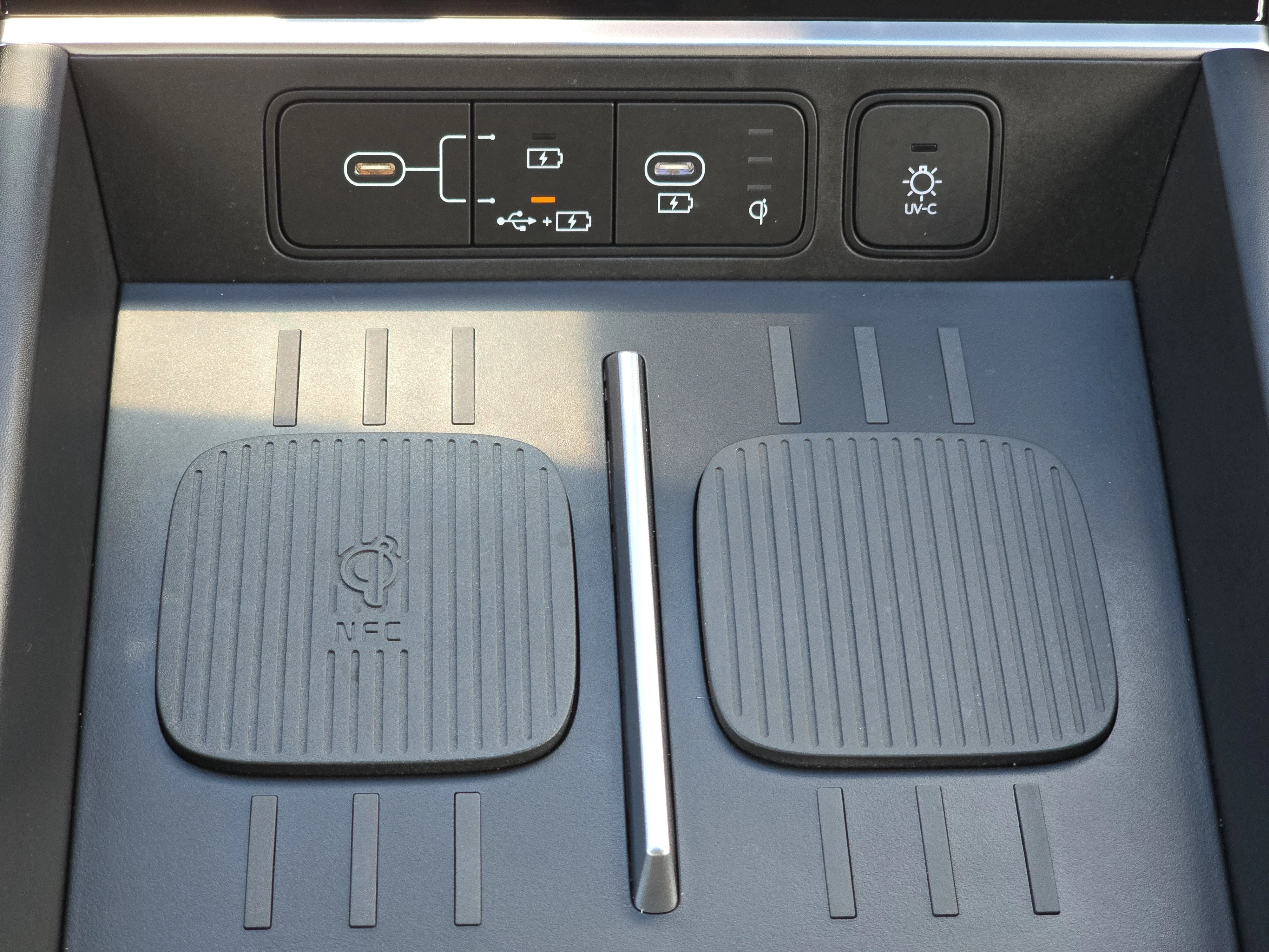 Used 2024 Hampton Gray Hyundai Limited image 13