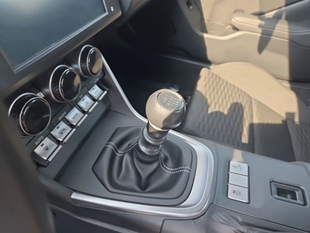 Used 2022  Toyota Base image 4