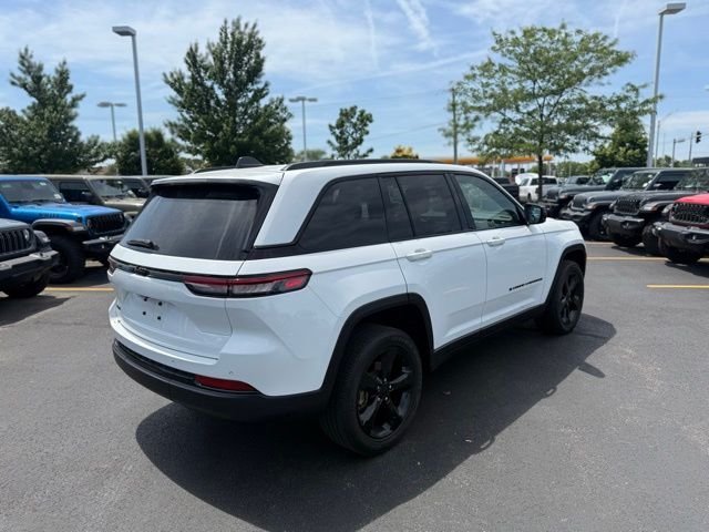 Certified Used 2022 Bright White Clearcoat Jeep Altitude image 4