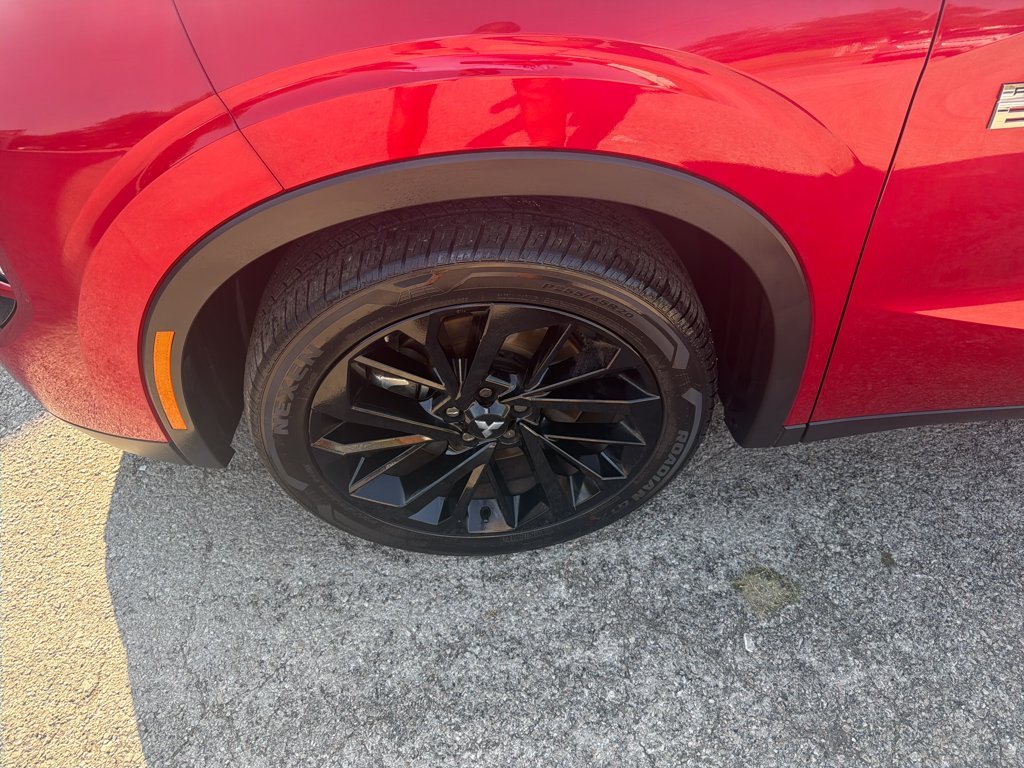 Used 2025 Red Mitsubishi SEL Black Edition image 10