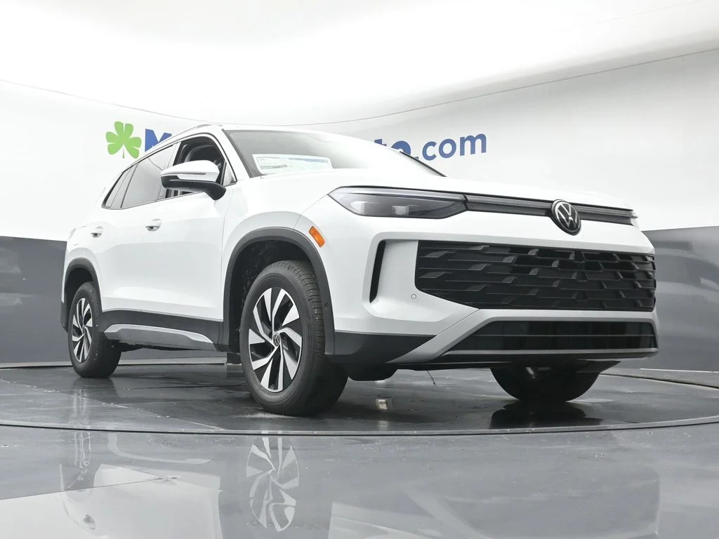 New 2026 Pure White Volkswagen 2.0T S image 21