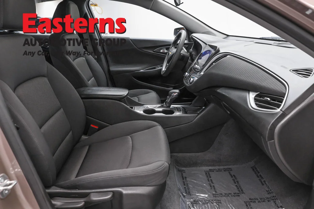 Used 2025 Gray Chevrolet LT image 24