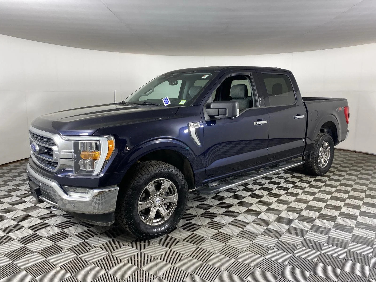 Used 2021 Antimatter Blue Ford XLT image 6