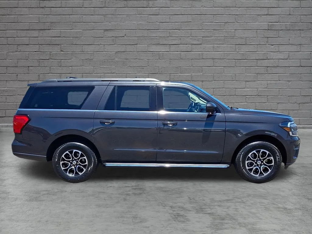 Used 2022 Gray Ford XLT MAX image 13