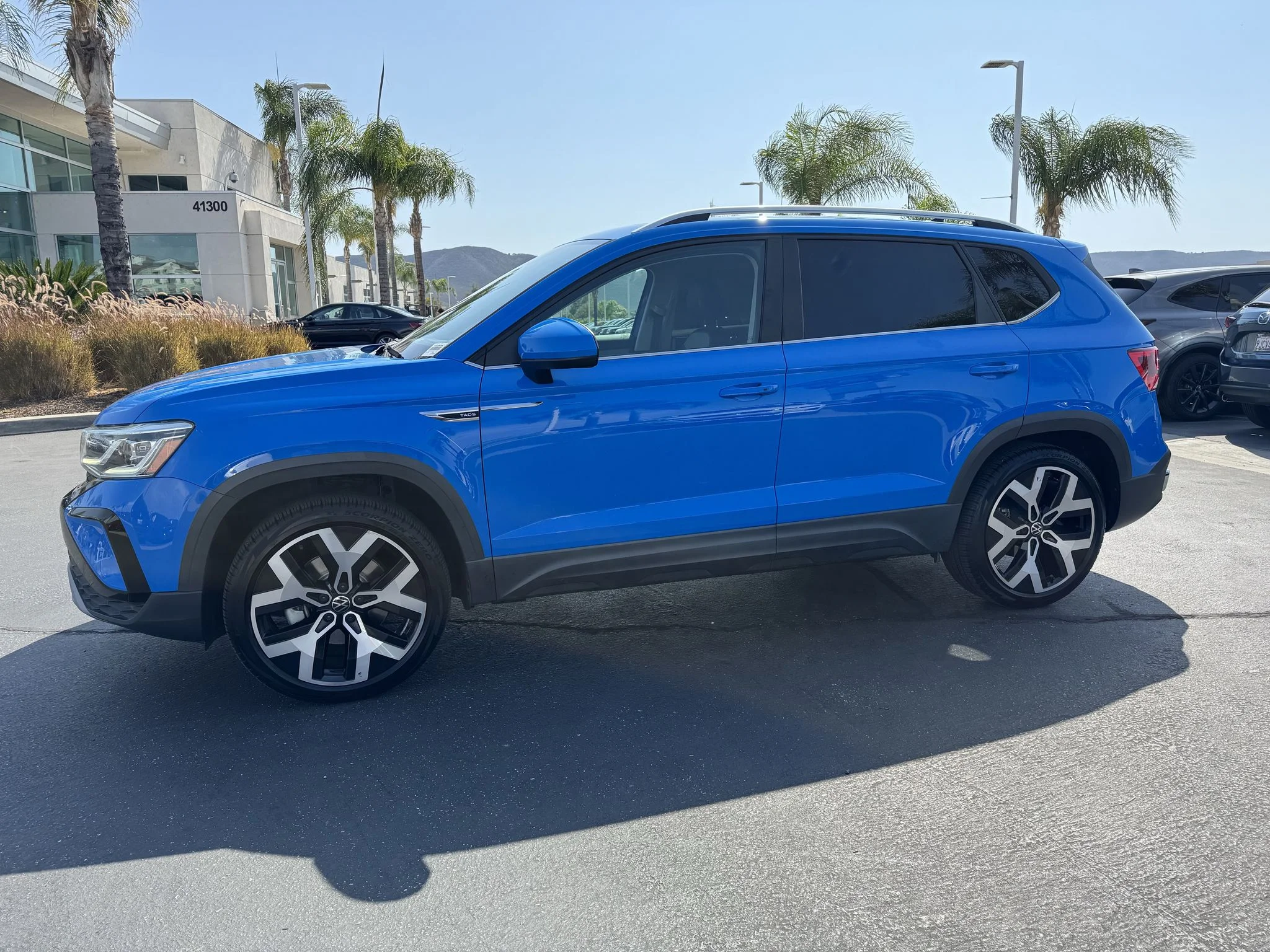 Certified Used 2023 Cornflower Blue Volkswagen SEL 4Motion image 5