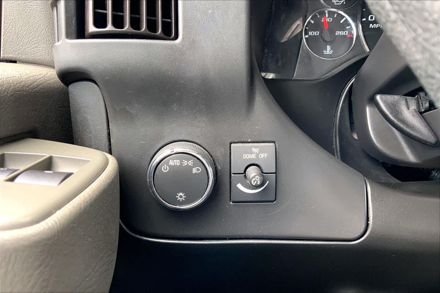 Used 2020 Summit White Chevrolet LT image 31