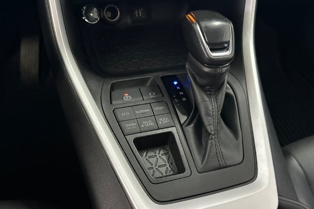 Used 2023 Lunar Rock Toyota XLE Premium image 28