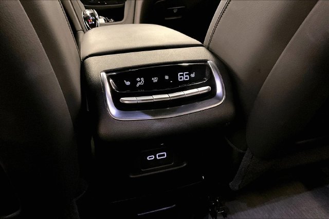 Used 2024 Crystal White Tricoat Cadillac Sport image 34