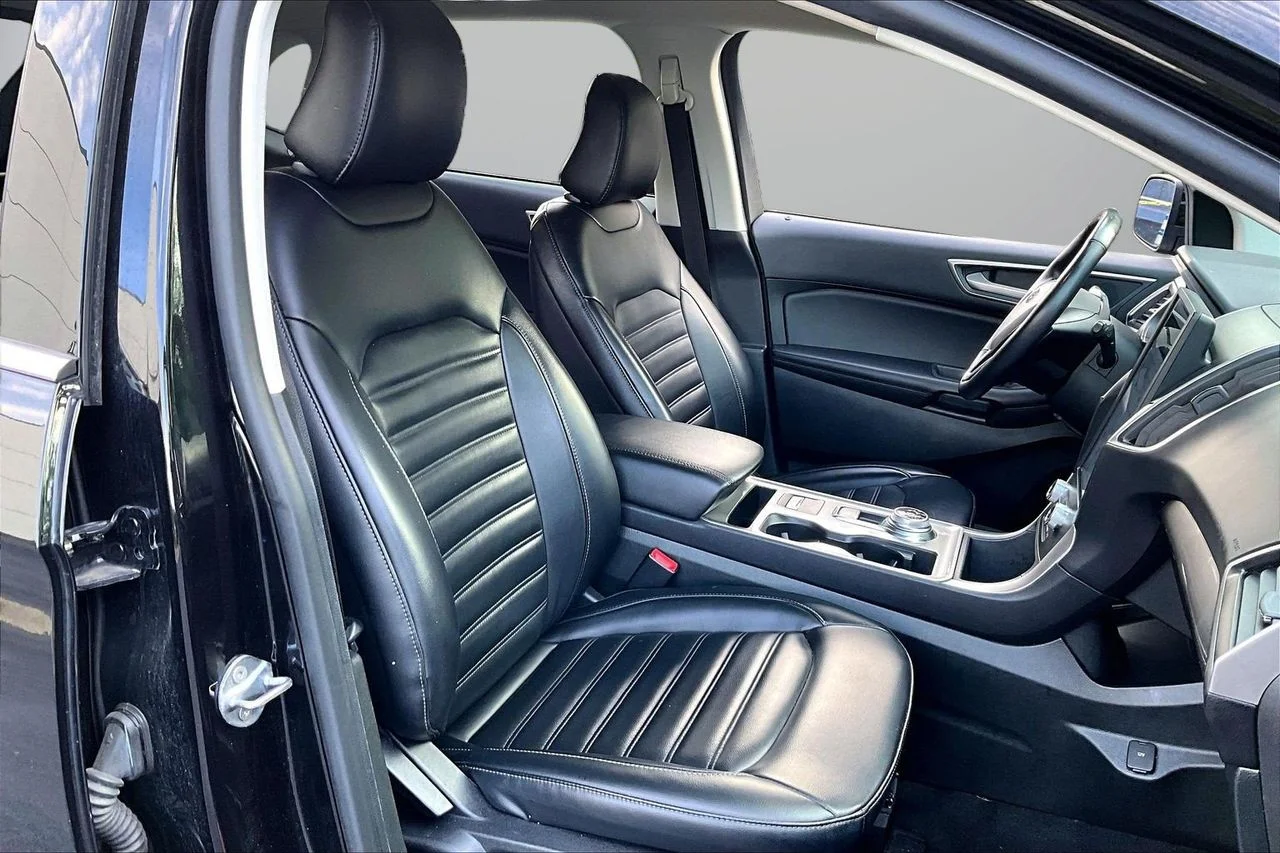Used 2024 Black Ford SEL image 21